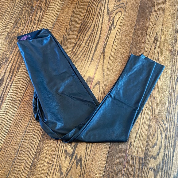 Commando Faux Leather Leggings - Picture 9 of 9